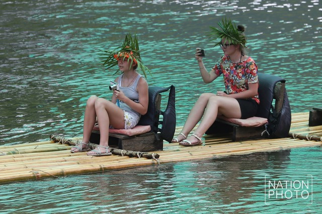 จิบกาแฟ นั่งแพไม้ไผ่
คลองศก สุราษฎร์ธานี
ย้อนวิถีชุมชน คนต้นน้ำ