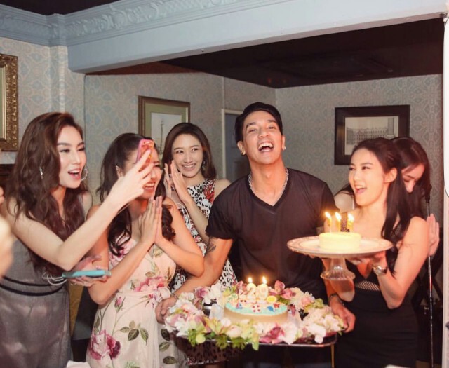 "แมน" หอมฟอดใหญ่
ฉลองเบิร์ดเดย์ "ใบเตย" ครบ 29 ปี