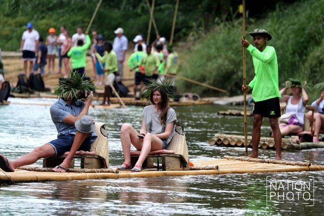 จิบกาแฟ นั่งแพไม้ไผ่
คลองศก สุราษฎร์ธานี
ย้อนวิถีชุมชน คนต้นน้ำ