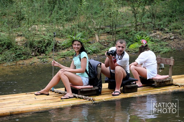 จิบกาแฟ นั่งแพไม้ไผ่
คลองศก สุราษฎร์ธานี
ย้อนวิถีชุมชน คนต้นน้ำ