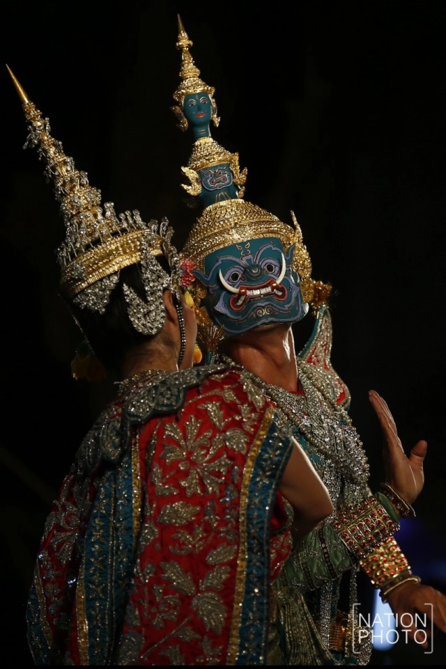 "โขน" ตอน นางลอย