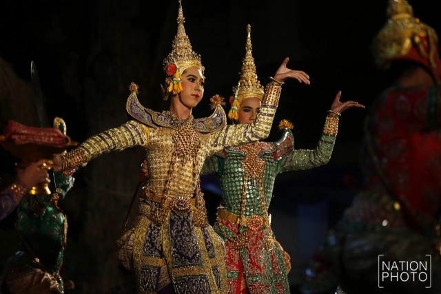 "โขน" ตอน นางลอย