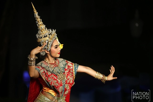 "โขน" ตอน นางลอย