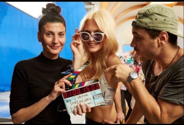 Poppy Delevingne กับ "ท่าเต้น" ต้องห้าม?