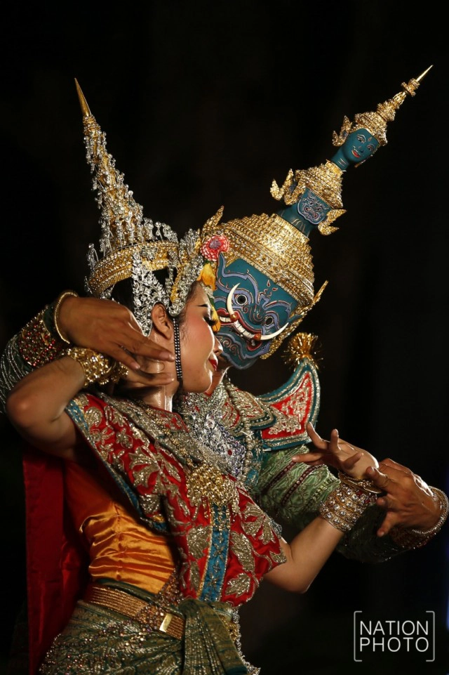 "โขน" ตอน นางลอย