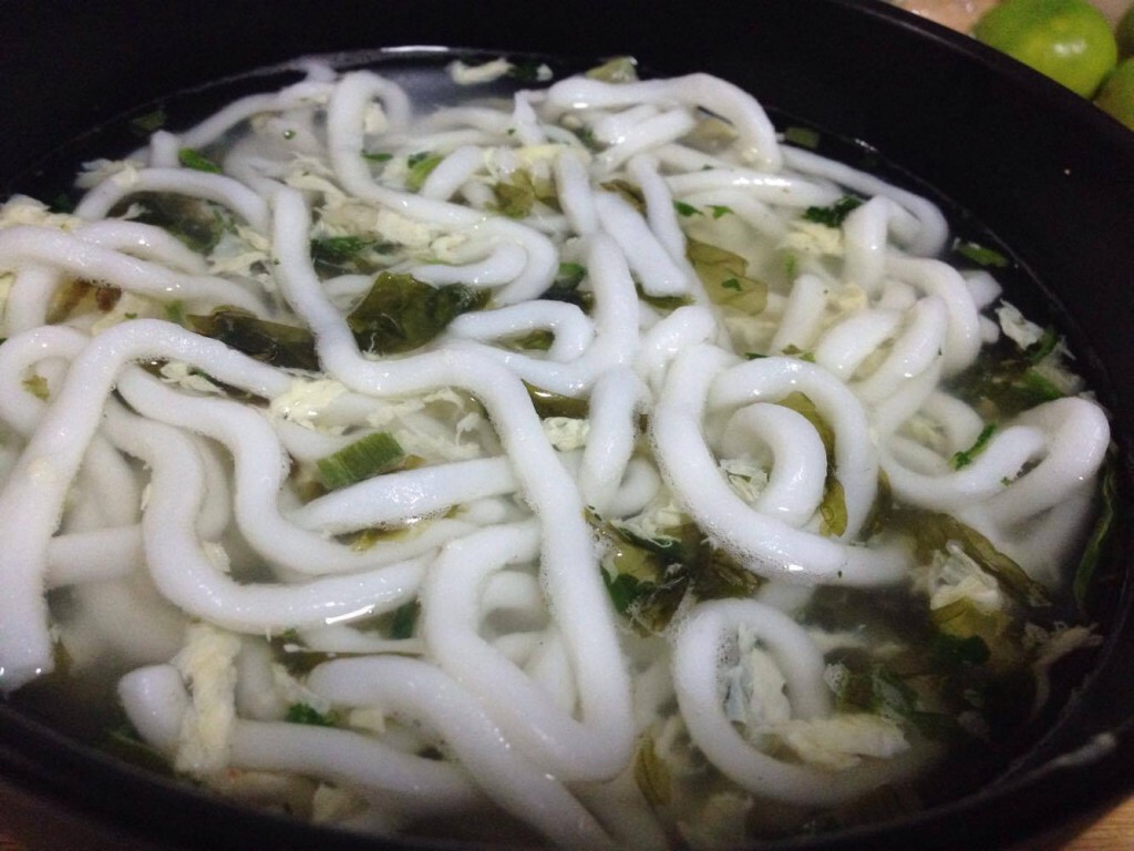 Food Hacker : อุด้งซุปไข่แบบเร่งด่วน ติดบ้านไว้ไม่มีหิว Food Hacker : อุด้งซุปไข่แบบเร่งด่วน ติดบ้านไว้ไม่มีหิว