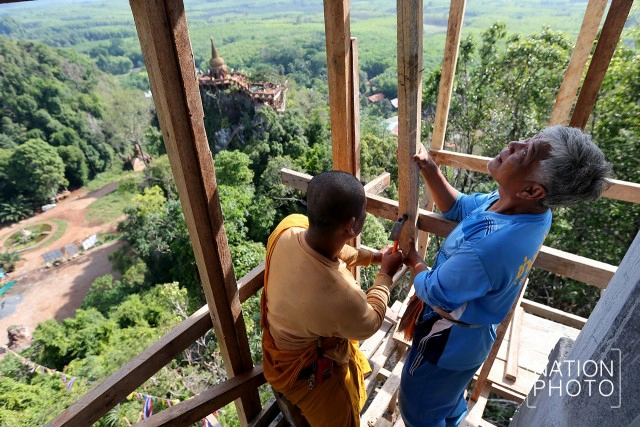 เจดีย์ลอยฟ้า แหล่งธรรมะในความรื่นรมย์ "อุทยานธรรมเขานาใน" สุราษฎร์ธานี