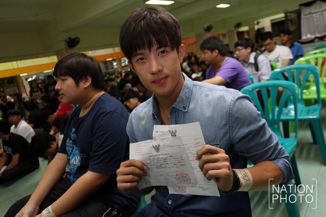เจมส์ มาร์ ผ่อนผันทหารอีกปี