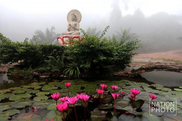 เจดีย์ลอยฟ้า แหล่งธรรมะในความรื่นรมย์ "อุทยานธรรมเขานาใน" สุราษฎร์ธานี