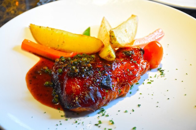อร่อยปักหมุด : บุฟเฟ่ต์มื้อกลางวัน Lunch sky dinning ที่ ห้องเมดินี่ โรงแรมดิ คอนทิเน้นท์ แยกอโศก