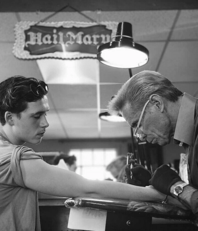 รอยสักอันแรก ของ "บรูคลีน เบคแฮม"