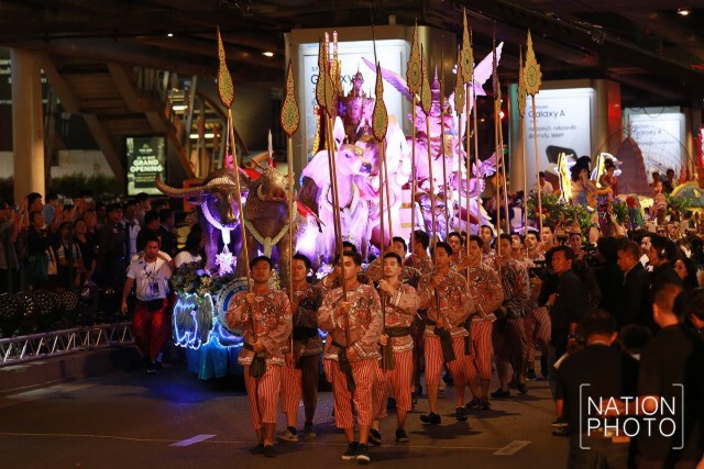 ขบวนพาเหรด "เย็นทั่วหล้า มหาสงกรานต์ นำโดย น้ำตาล-ชลิตา