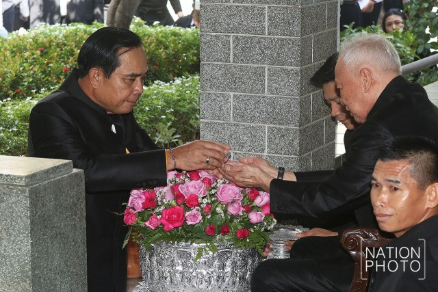 "ป๋าเปรม" บอกนายกฯ "น่าภูมิใจได้ตอบแทนแผ่นดิน"