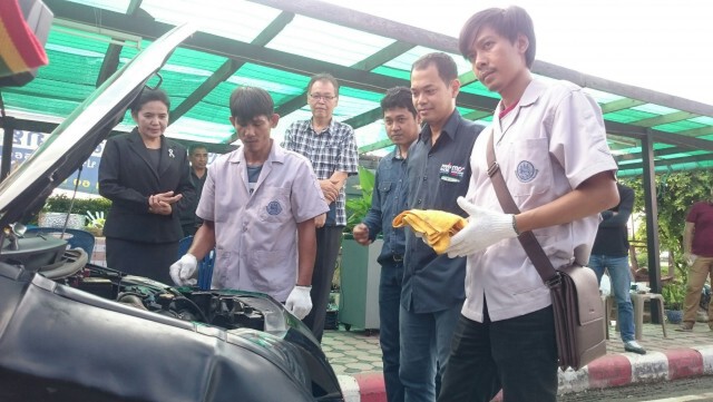 ปตท.แจกฟรีน้ำมันเครื่อง 4 พันลิตร บริการรถช่วงเทศกาลสงกรานต์