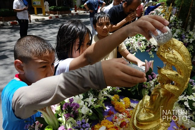 กฟผ. สรงน้ำพระพุทธสิริสัตตราช เนื่องวันสงกรานต์
