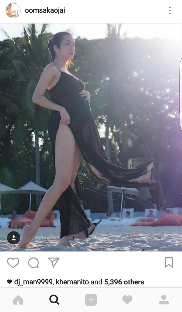 "อ๋อม สกาวใจ" อวดท้องลูกน้อย กับบิกินี่ตัวจิ๋ว