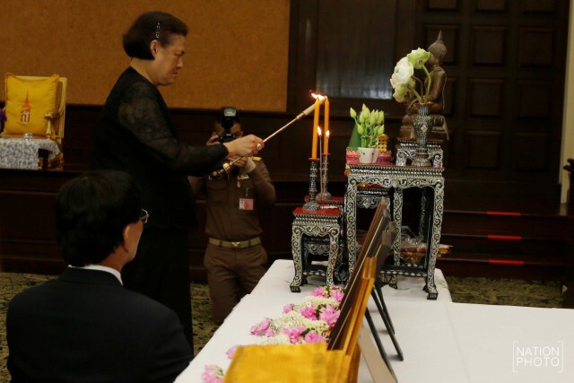 สมเด็จพระเทพฯ เสด็จพระราชทานน้ำสงกรานต์แก่พระอาจารย์อาวุโสที่เคยถวายพระอักษร