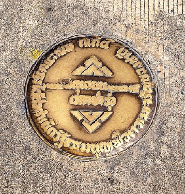 เปลี่ยน"หลักหมุดคณะราษฎรใหม่" เกิดอะไรขึ้น..?