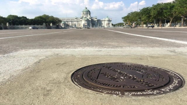 เปลี่ยน"หลักหมุดคณะราษฎรใหม่" เกิดอะไรขึ้น..?