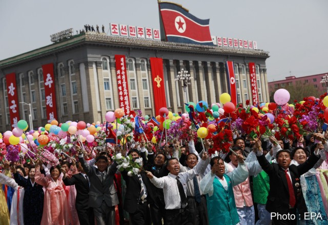 ภาพชุด "เกาหลีเหนือ" โชว์แสนยานุภาพ วัน 'Day of the Sun'