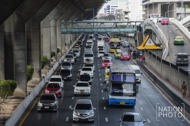 การจราจรขาเข้าถนนวิภาวดี-รังสิต เริ่มหนาแน่น