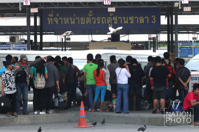 แน่นสถานีหมอชิต! ปชช.เริ่มเดินทางกลับบ้านหลังหมดเทศกาลสงกรานต์(ภาพชุด)