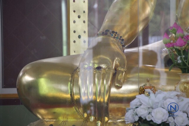 กราบก่อนฉก!
โจรใจบาป ลุยเดี่ยวกราบพระ
ก่อนขโมยอัญมณีประดับพระวัดดัง สูญหลายแสน