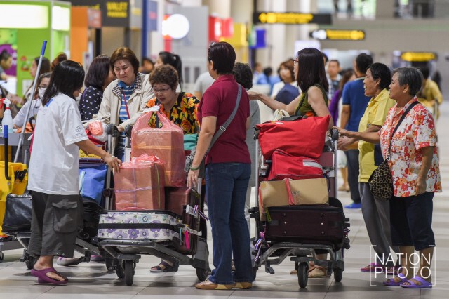 ปชช.เดินทางกลับภูมิลำเนาโดย "เครื่องบิน" กันจำนวนมาก หลังหมดเทศกาลสงกรานต์