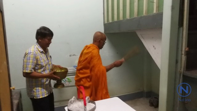 นิมนต์พระสวด บ้าน"ไฟปริศนา"
จนท.สอบ"ลูกสาว"พบเหตุก่อนทุกครั้ง