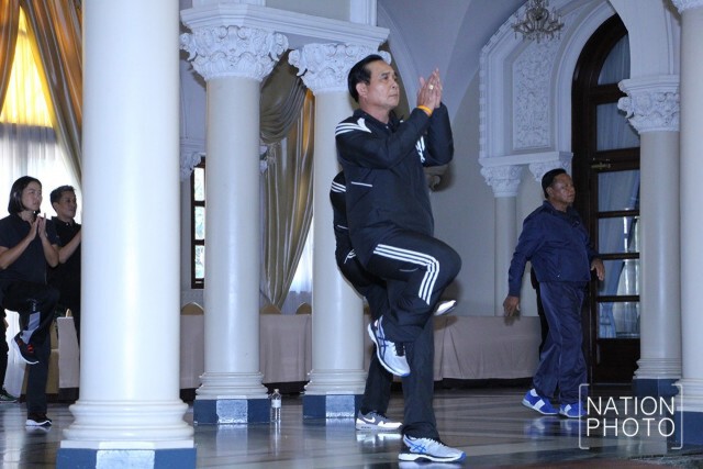 หลบลมแดด... นายกฯ นำเอ็กซ์เซอร์ไซส์