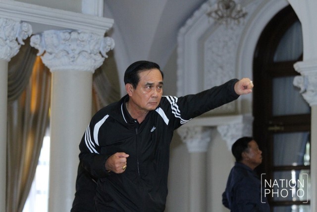 หลบลมแดด... นายกฯ นำเอ็กซ์เซอร์ไซส์