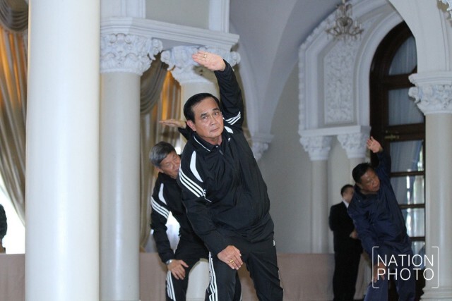 หลบลมแดด... นายกฯ นำเอ็กซ์เซอร์ไซส์