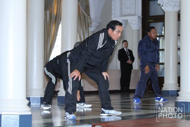 หลบลมแดด... นายกฯ นำเอ็กซ์เซอร์ไซส์