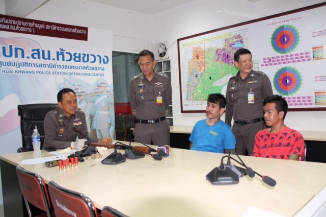ตร.ไล่ยิงล้อเก๋งสกัดจับหนุ่มอดีตแก๊งโอรสควงปืนหวังปลิดชีพแฟนสาวปันใจ