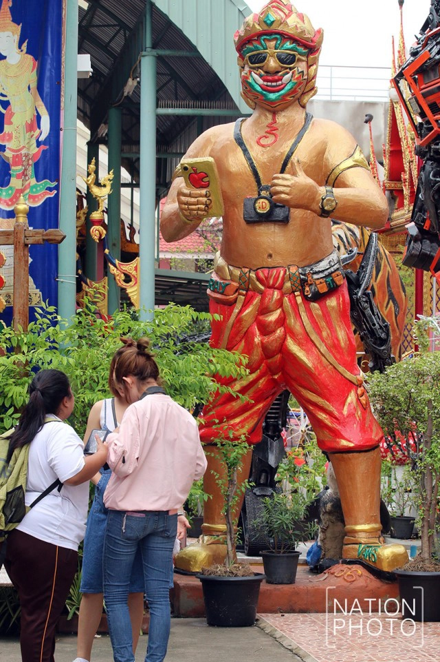 ข้อคิด ที่แฝงมาในรูปปั้น
วัดตะเคียน จ.นนทบุรี