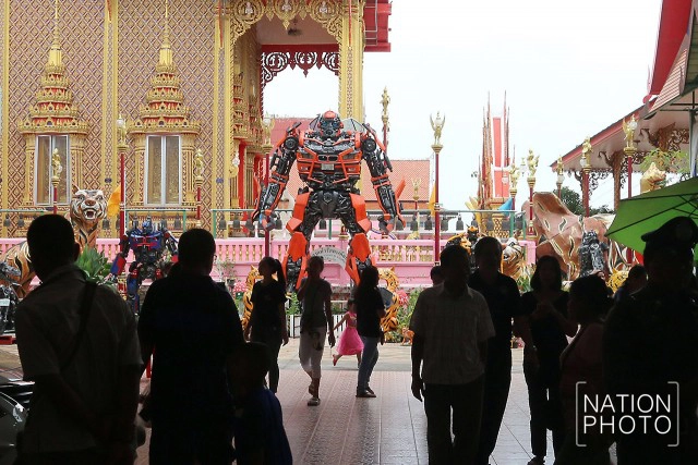 ข้อคิด ที่แฝงมาในรูปปั้น
วัดตะเคียน จ.นนทบุรี