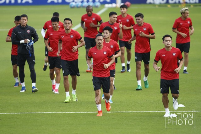 ภาพชุด "กิเลนผยอง" ลงซ้อมเตรียมฟาดแข้ง "บริสเบน รอว์" พุธนี้