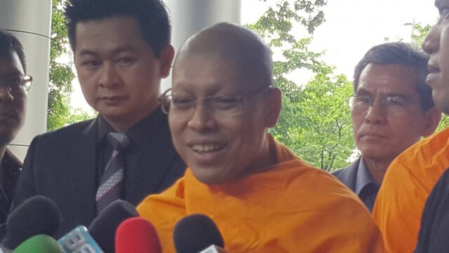 พระสนิทวงศ์ รายงานตัวศาลอาญา