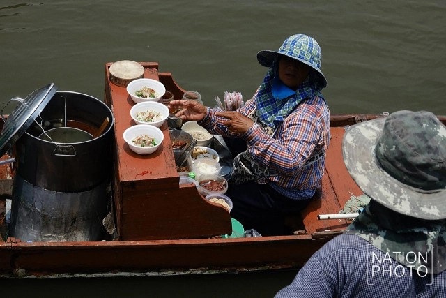 กวักมือเรียก... ก๋วยเตี๋ยวเรือริมแม่น้ำเจ้าพระยา