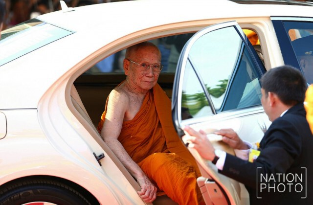 สมเด็จพระสังฆราช ทรงเททองหล่อพระทองคำปางถวายเนตร 9 นิ้ว