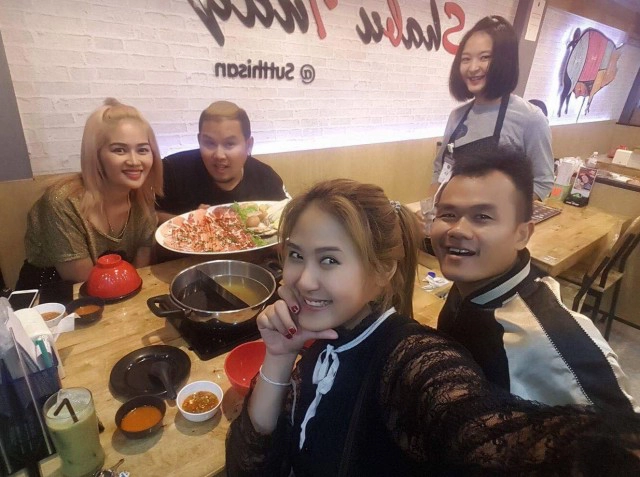 "บี้ เดอะสการ์" โพสต์ดราม่า
ขอโทษ"การ์ตูน"อยู่กับหญิงอื่น 
"ผมเลิกกับการ์ตูน..ผมรู้สึกผิด..