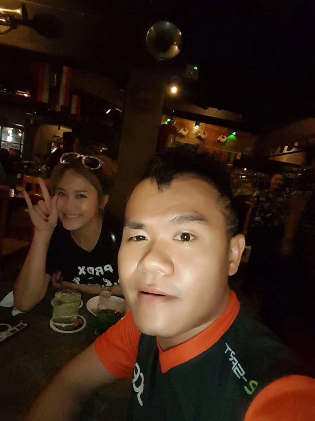 "บี้ เดอะสการ์" โพสต์ดราม่า
ขอโทษ"การ์ตูน"อยู่กับหญิงอื่น 
"ผมเลิกกับการ์ตูน..ผมรู้สึกผิด..