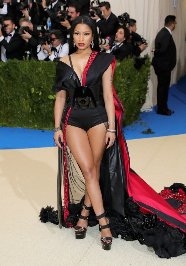 สุดอลัง! พรมแดง Met Gala 2017 คนดังปล่อยของ Rihanna ชนะเลิศ!
