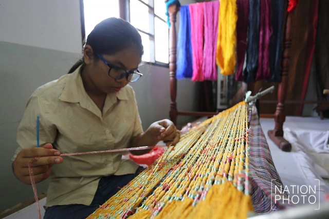 ผ้าไหมบ้านเขว้า