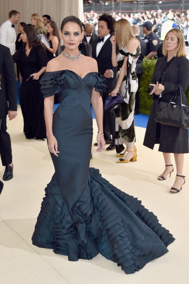 สุดอลัง! พรมแดง Met Gala 2017 คนดังปล่อยของ Rihanna ชนะเลิศ!