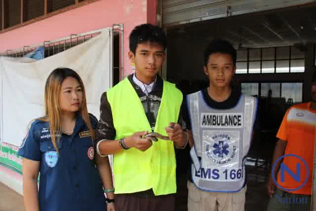 นายแน่มาก!!! อาสาฯหนุ่ม ปวช.1 จับงูเห่ามือเปล่า เผยชอบงูมาตั้งแต่เล็ก จับมานับไม่ถ้วน