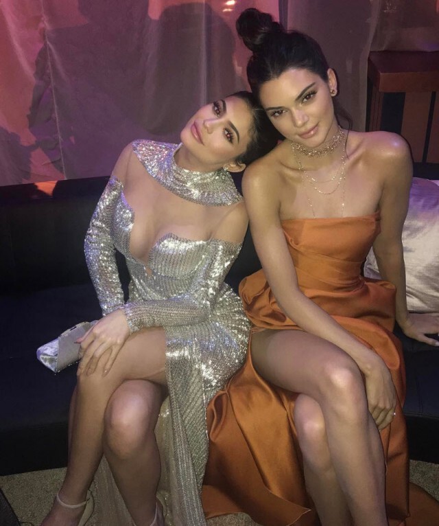 แย่งซีนสุด! Kendall Jenner อวดบั้นท้ายเนียน งาน พรมแดง Met Gala 2017