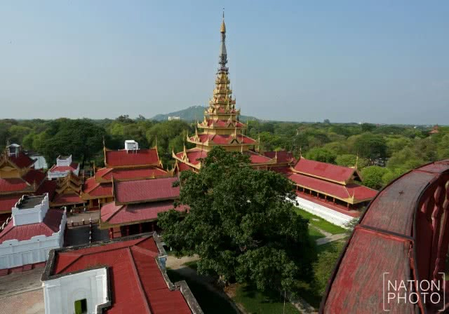พระราชวังมัณฑะเลย์
พระราชวังแห่งสุดท้ายที่ถูกสร้างขึ้นในพม่า