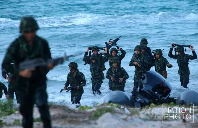 ภาพชุด การซ้อมใหญ่ "ยกพลขึ้นบก" ฝึกกองทัพเรือ ประจำปี 2560