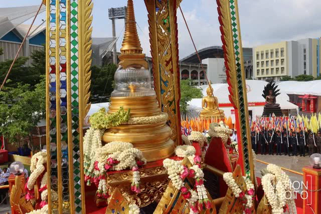ภาพชุด พิธีอัญเชิญพระบรมสารีริกธาตุขึ้นประดิษฐานบนมณฑป